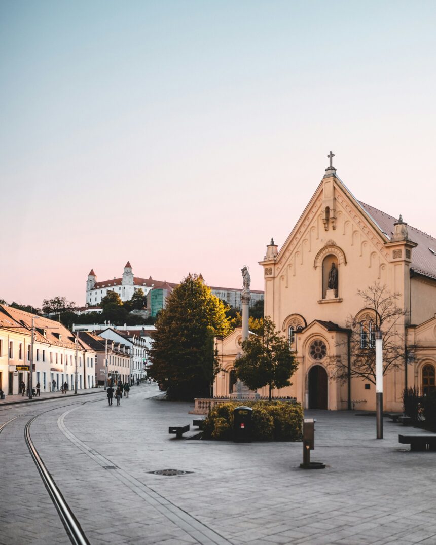 Uličky Starého mesta v Bratislave / Foto: Martin Katler pre Unsplash