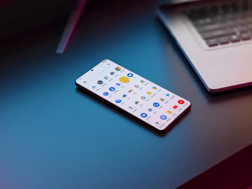 Vzťah medzi Google a Android je viac ako iba vrelý. Avšak, mnohí by ocenili menej agresívny prístup zo strany Google