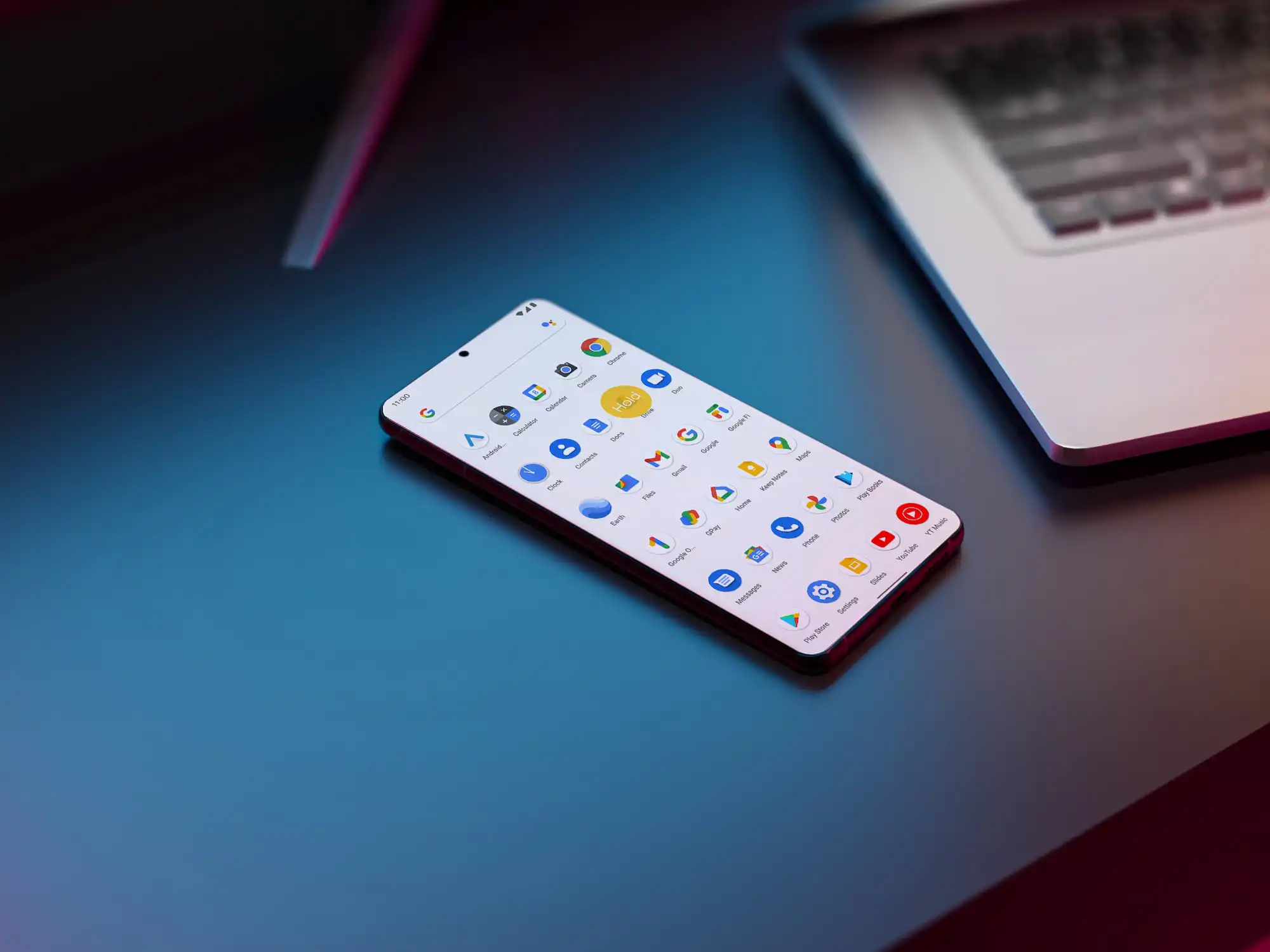 Vzťah medzi Google a Android je viac ako iba vrelý. Avšak, mnohí by ocenili menej agresívny prístup zo strany Google