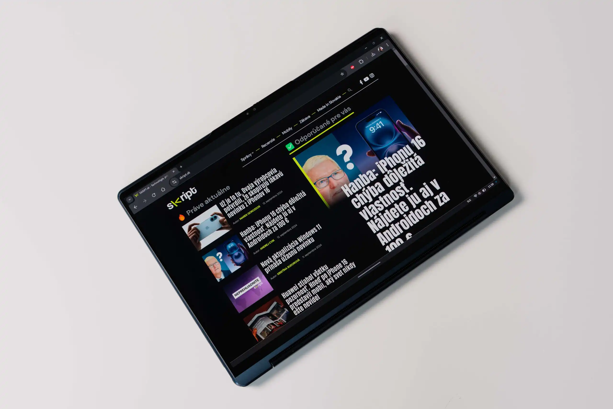 špičková OLED obrazovka