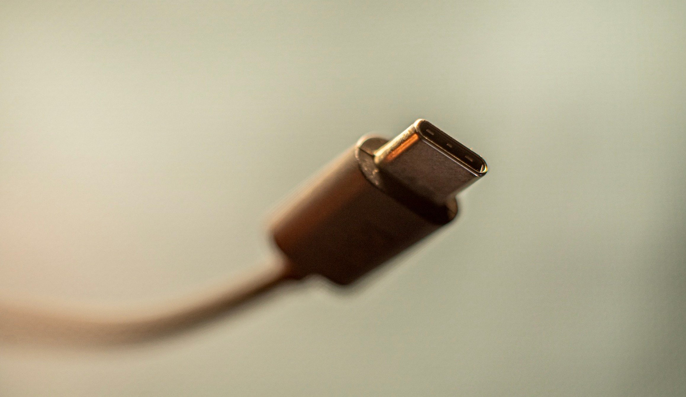 Android 16 USB-C