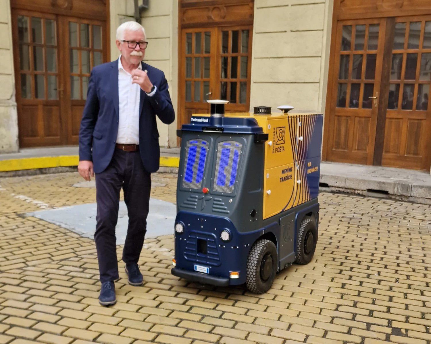 dron bratislava slovenska posta