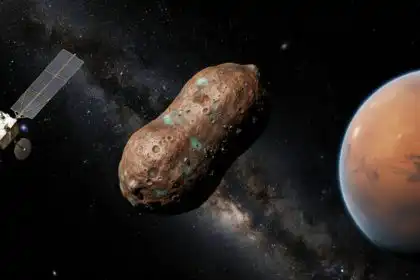 Ilustrácia preletu asteroidu okolo Marsu a jeho pozorovania vesmírnou sondou.