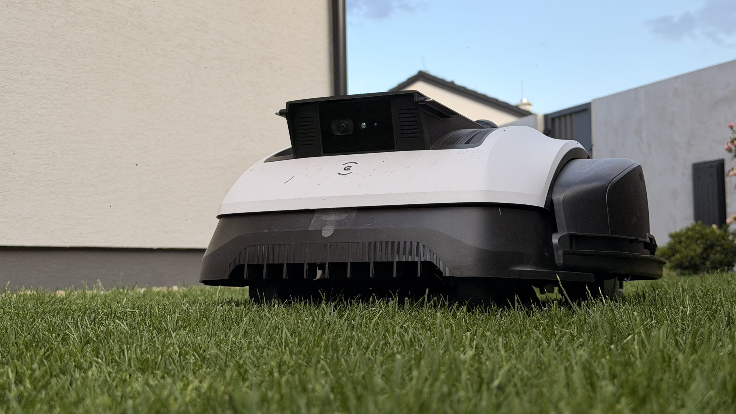 ECOVACS GOAT O1200 LiDAR PRO