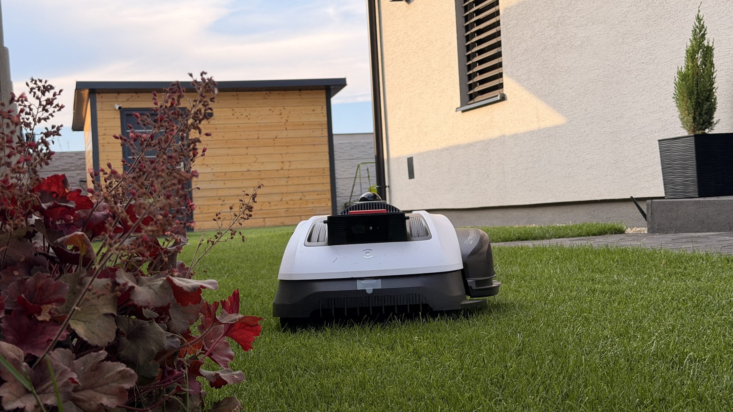 ECOVACS GOAT O1200 LiDAR PRO