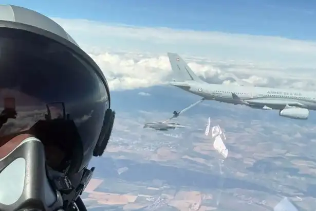 F-16 tankovanie vo vzduchu
